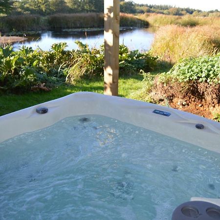 Rose Shepherds Hut Badlesmere Extérieur photo