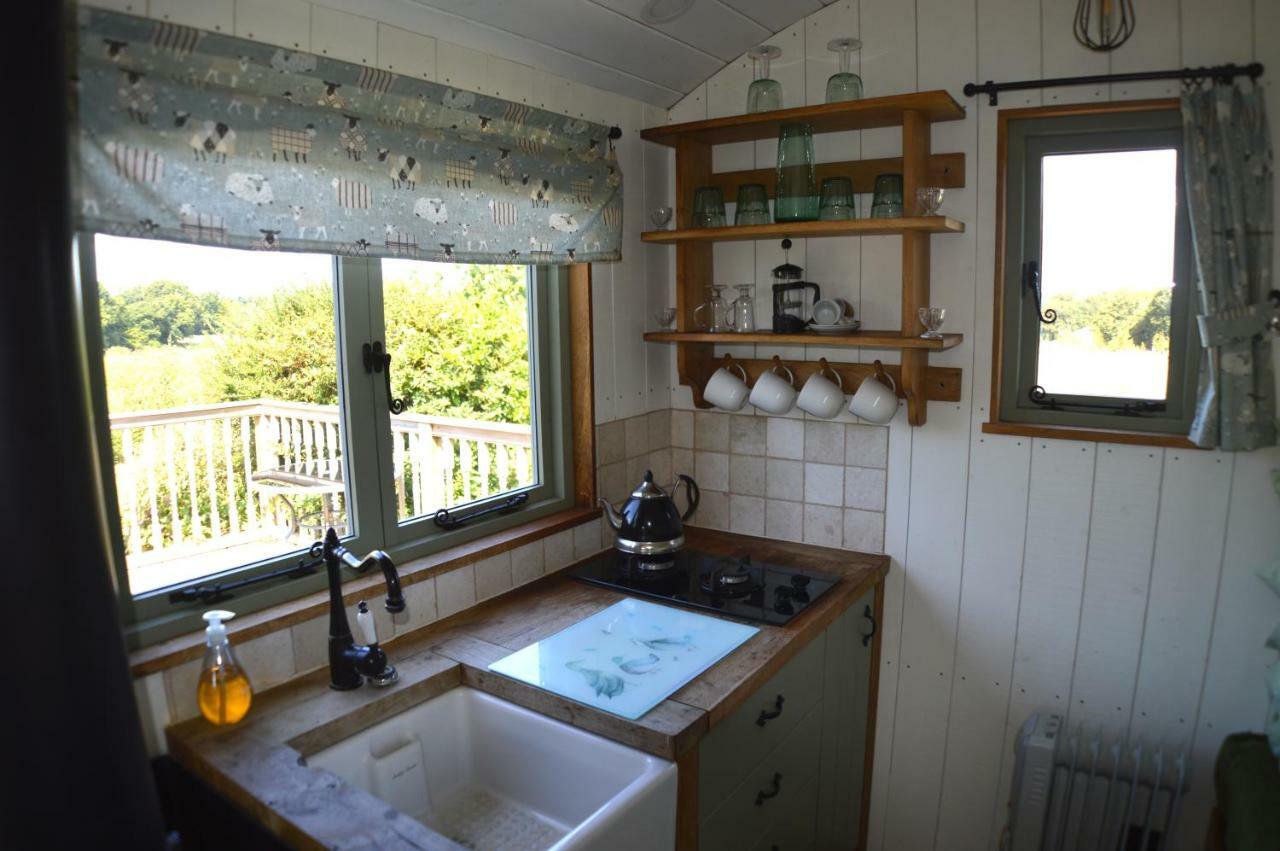 Rose Shepherds Hut Badlesmere Extérieur photo