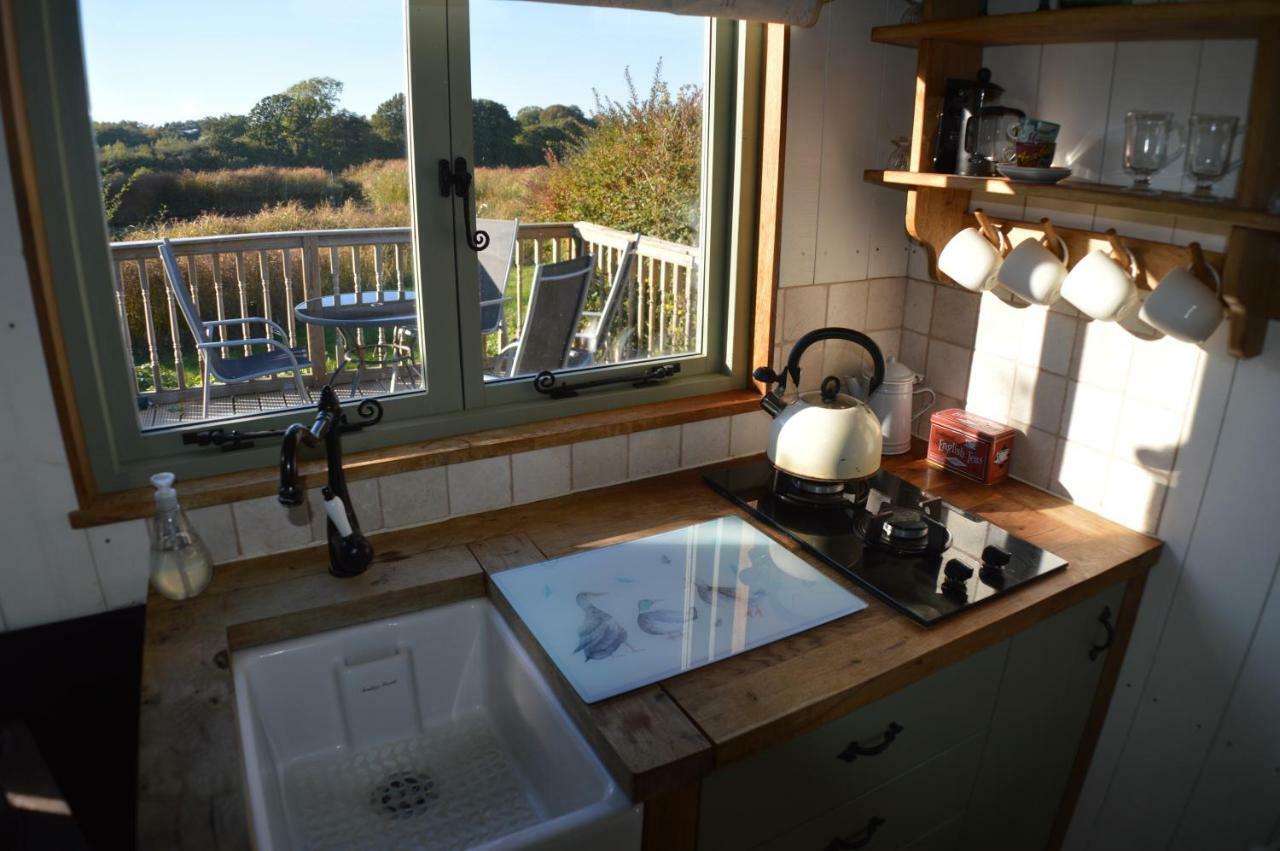 Rose Shepherds Hut Badlesmere Extérieur photo